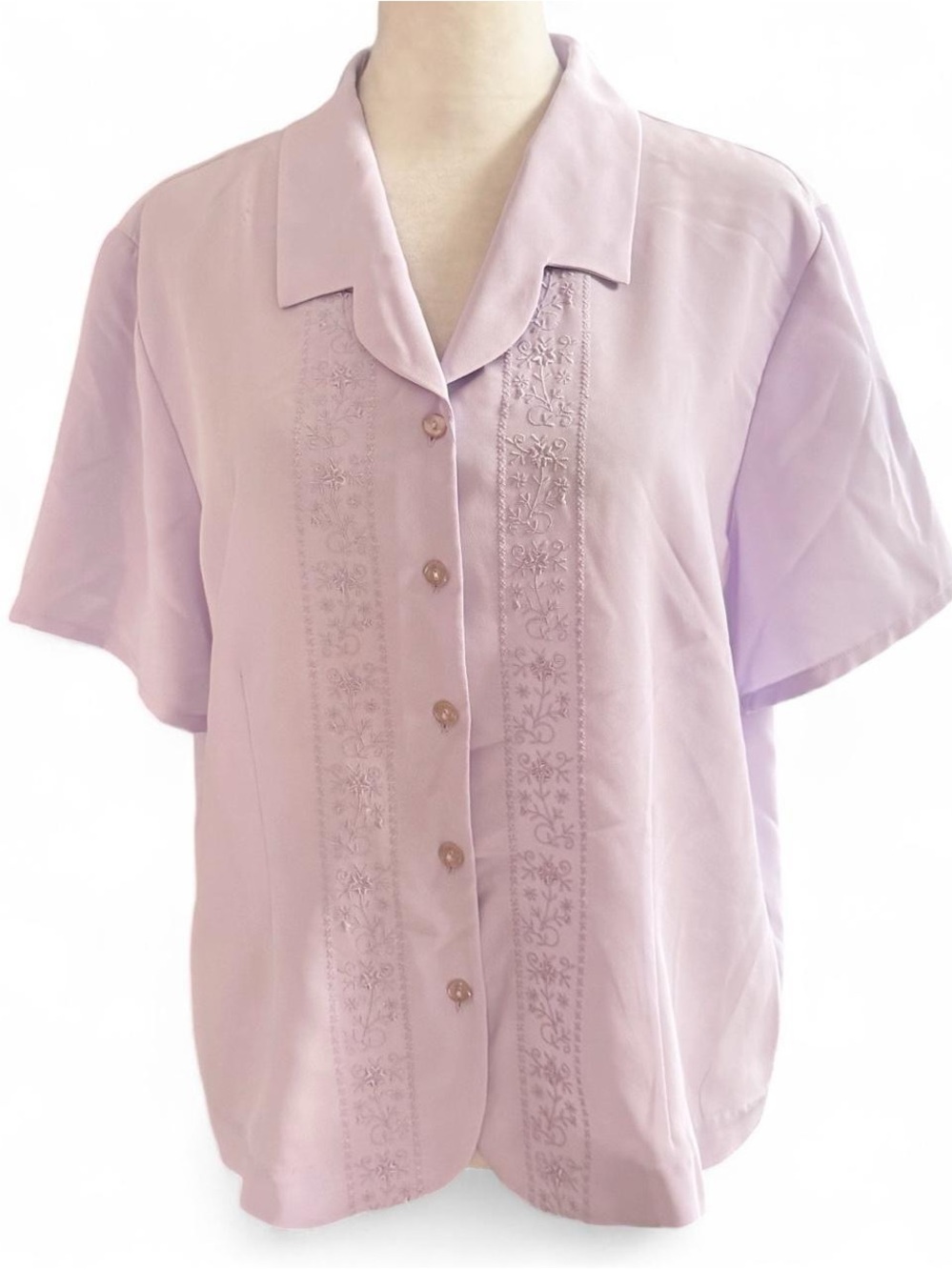 Laura Scott Petite Lavender Embroidered Blouse – Size 16P, Excellent Condition 💜